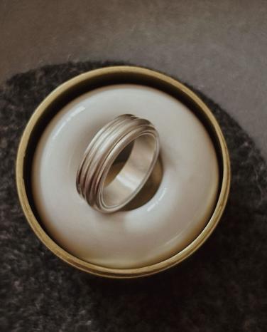 Uneven growth ring